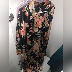 Silky floral cape/cardigan